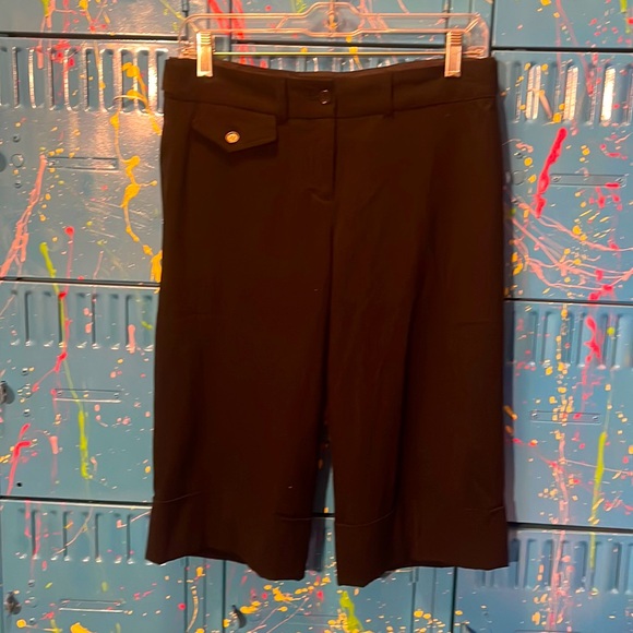 BCBGMaxazria size 4 capri slacks w/pocket detailing  W207 - Picture 1 of 10